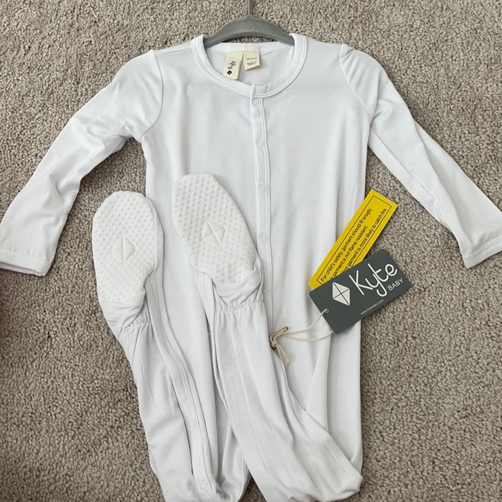 NWT Kyte Baby White Footie Pajamas Size 18-24M